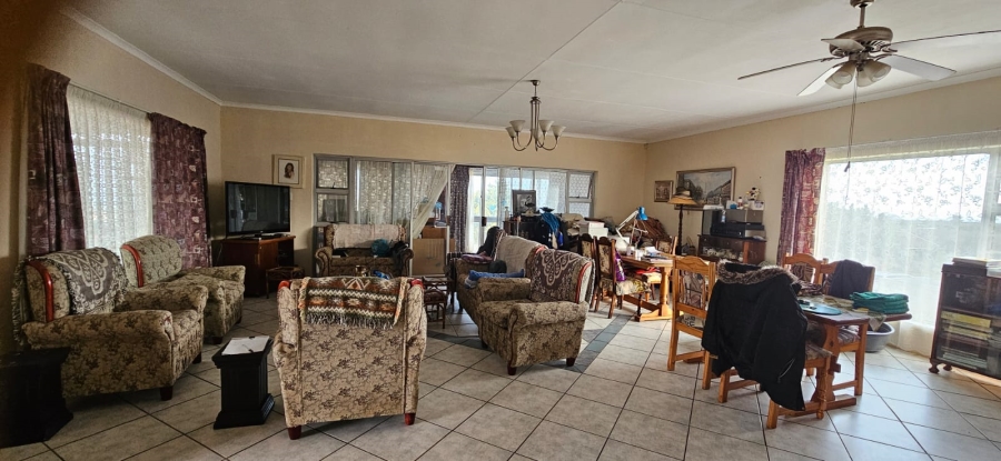 5 Bedroom Property for Sale in Wavecrest Eastern Cape